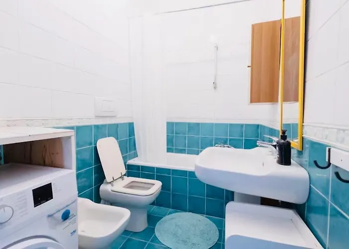 Panoramic Loft Near Colosseum And Termini Station - Parking Included דירה רומא