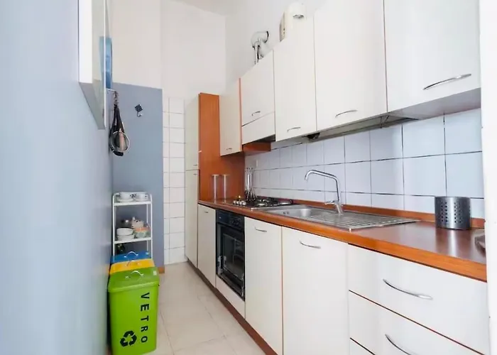 Panoramic Loft Near Colosseum And Termini Station - Parking Included דירה רומא