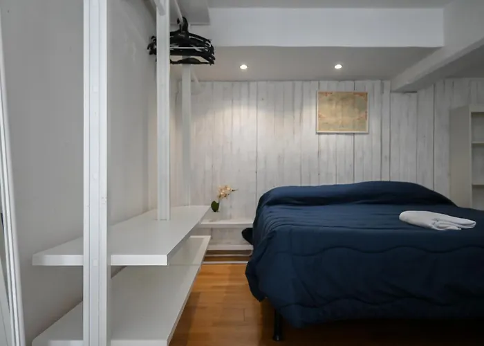 Panoramic Loft Near Colosseum And Termini Station - Parking Included דירה